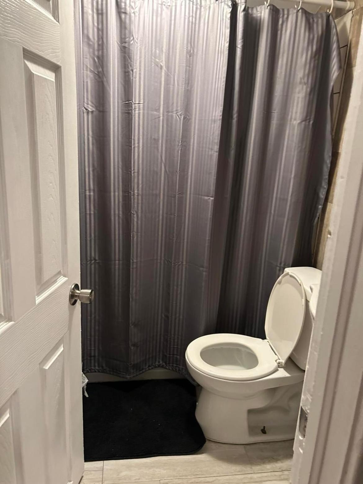 Maryland Homestay In Winnpeg Downtown Winnipeg Room photo
