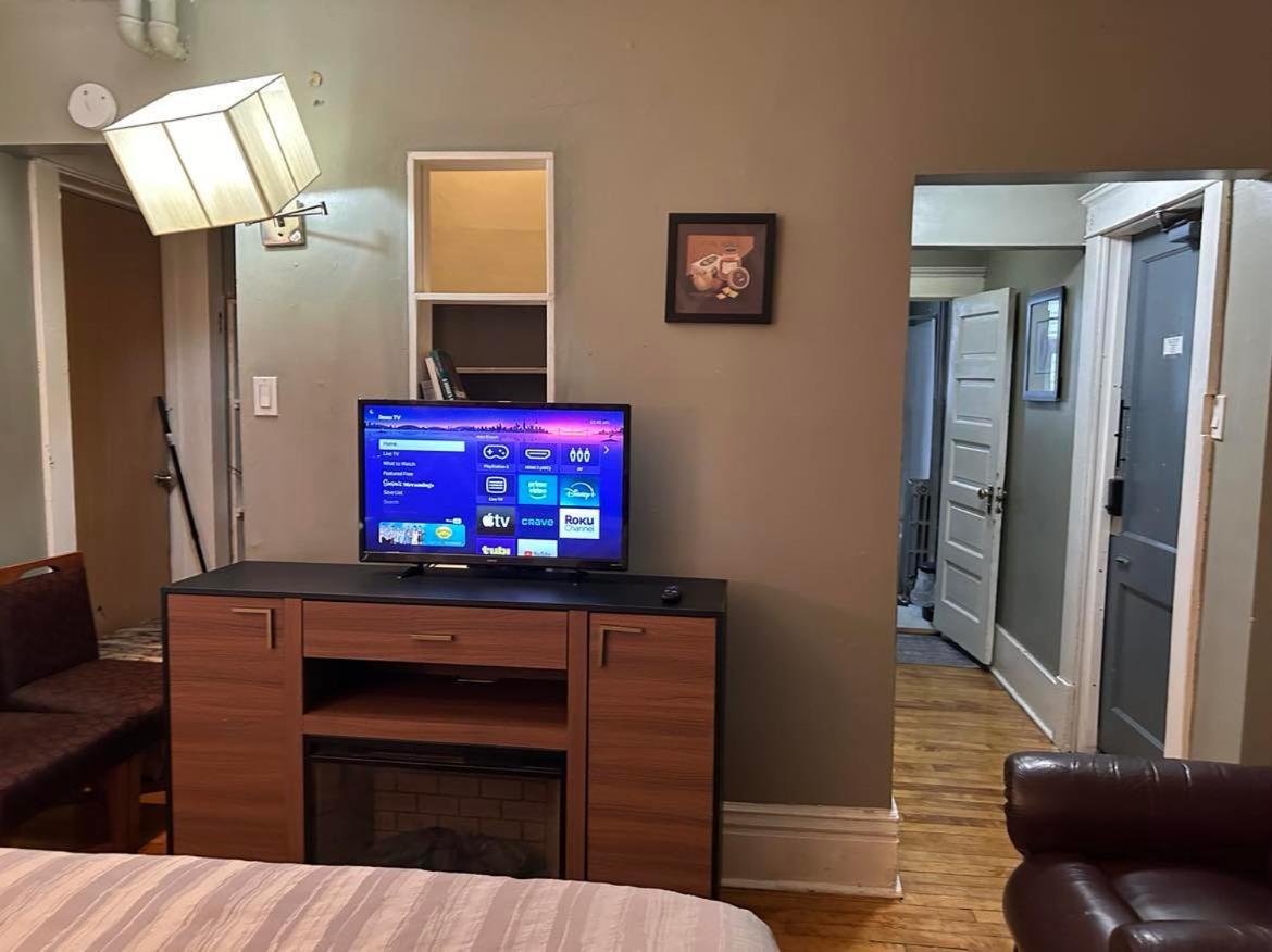 Maryland Homestay In Winnpeg Downtown Winnipeg Room photo